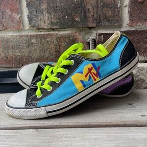 Converse All Stars Shoes Sz 7 MTV Custom Design Low Rise